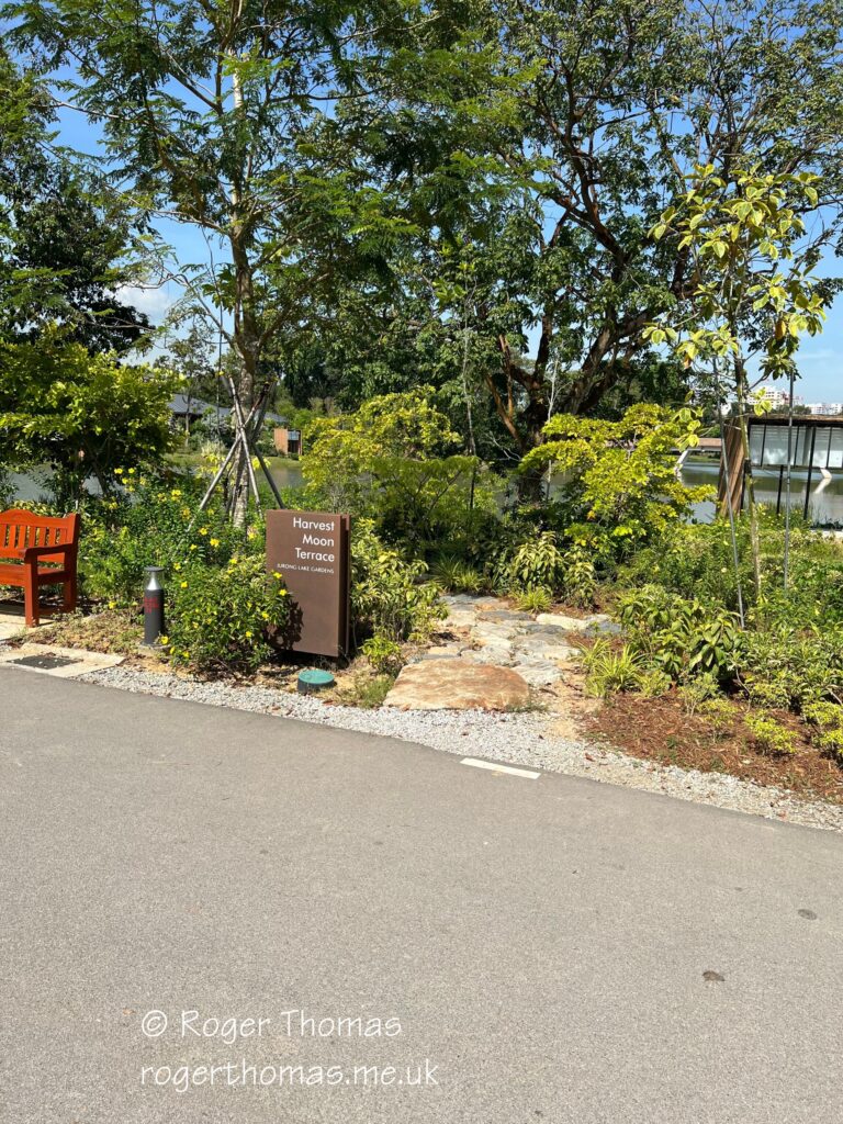 Juron Lake Gardens 051